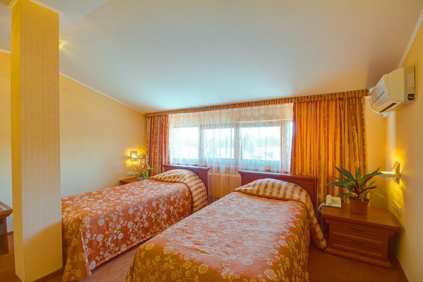 Hutor Hotel Dnepropetrovsk Quarto foto