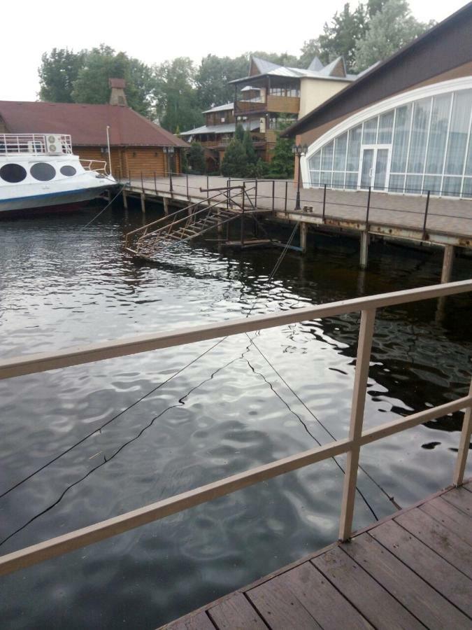 Hutor Hotel Dnepropetrovsk Exterior foto